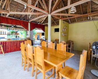 Zen Rooms Basic Replica Manor Siquijor - Siquijor - Restaurante
