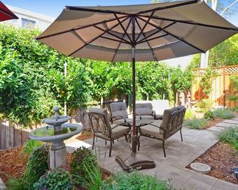 Bungalow At Sonomas Historic Plaza! - Includes Wine Tasting Passport - Sonoma - Patio