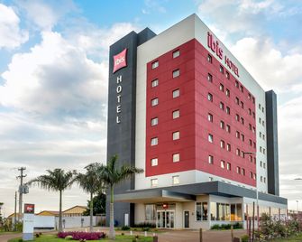 ibis Tatui - Tatuí - Building