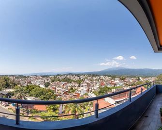 Hotel Misión Express Xalapa - הלאפה - מרפסת