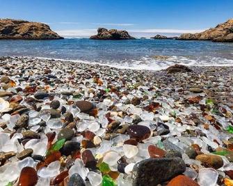 50+ Acre Nature Preserve With Ponds & Meadows: Azul Cottage Retreat - Mendocino
