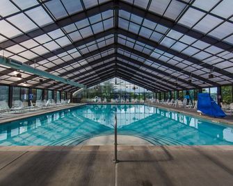 Holiday Inn Club Vacations Holiday Hills Resort Branson By IHG - Branson - Piscina