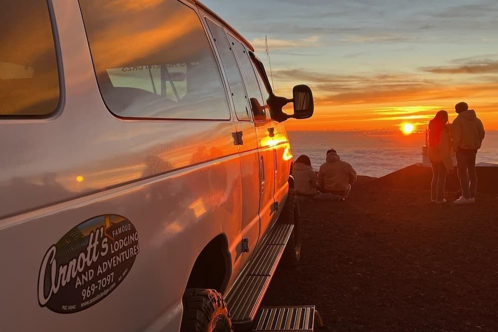 Arnott's Lodge & Hiking Adventures - Hilo
