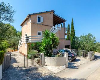 Apartments Namoru Gradina - Vela Luka - Building