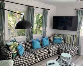 Santa Monica Paradise Palm Beach Retreat - Santa Monica - Pokój dzienny