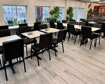 LX Hotel Powered By Acw Circle - Manchester - Ravintola