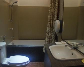 Zanrock Microhotel - General Santos - Bathroom