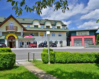G.H. Knoll 'Proellhofer' Cafe Bar Hills - Fladnitz - Building