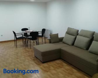 Santo Tirso Holidays Home - Santo Tirso - Living room