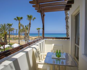Louis Althea Beach Hotel - Protaras - מרפסת