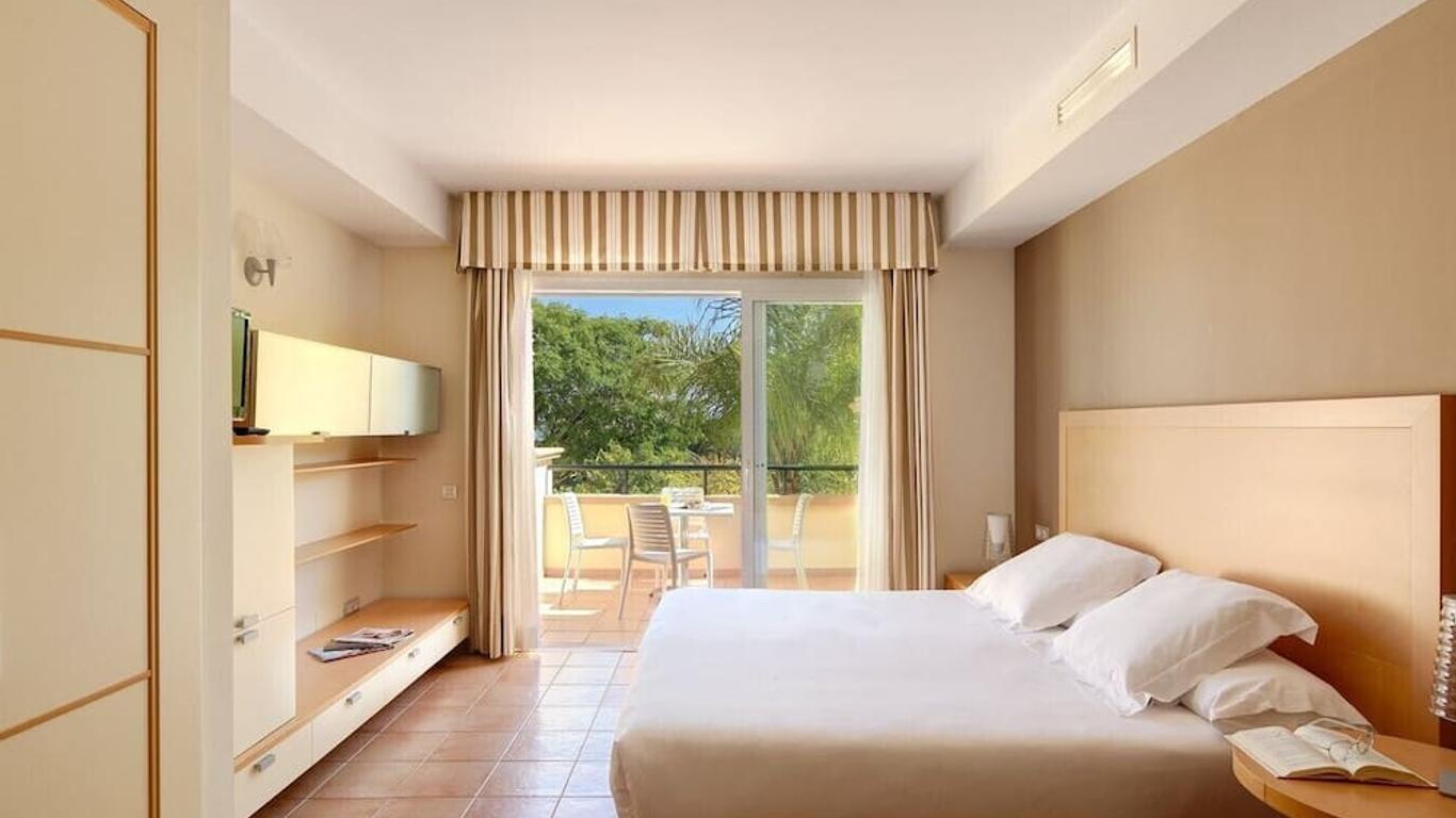 Elviria Hills Living