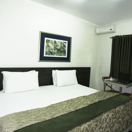 Vancouver Hotel image 1