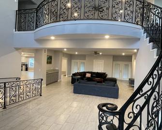 Hope Hostel - Perris - Lobby