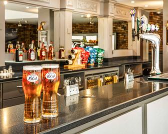 Ibis Hull - האל - בר