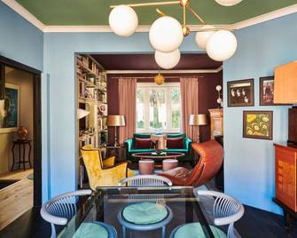 Charming 2-Bedroom Home & Garden - Bruxelles - Salon