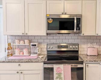 3 Bedroom Rose pink - Concord - Kuchyň