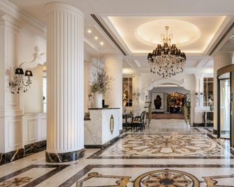 Intercontinental Hotels Porto - Palacio Das Cardosas By IHG - Porto - Lobby