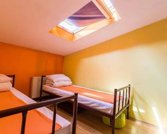 Let's Rock Party Hostel! Age Limit From 18 until 40! - Krakau