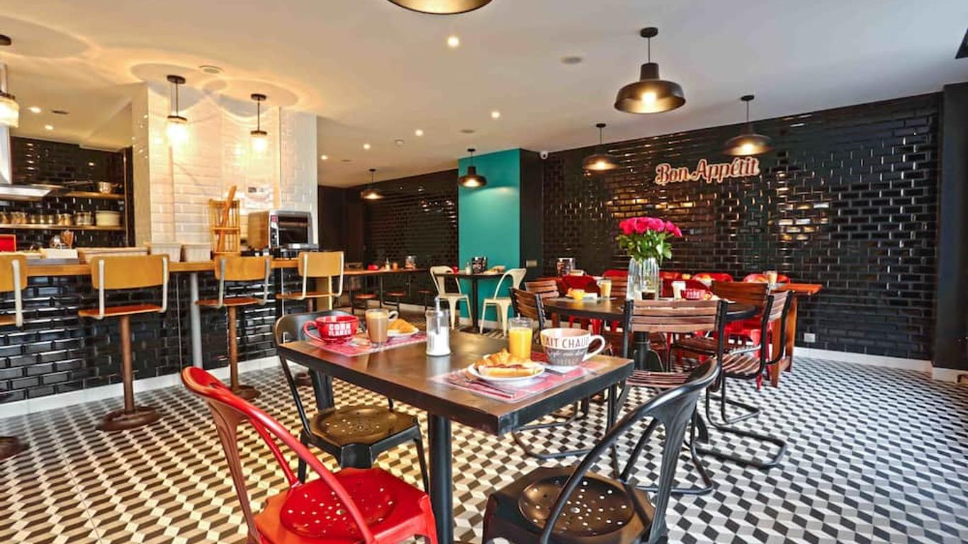 Arty Paris Porte de Versailles by Hiphophostels