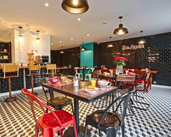 Arty Paris Porte de Versailles by Hiphophostels - פריז - מסעדה