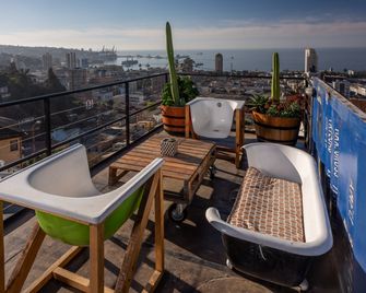 Hotel Winebox Valparaiso - Valparaíso - Balcony