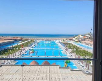 Rewaya Majestic Resort - Hurghada - Strand