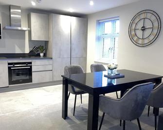 Luxury 2 Bed Apartment in Moseley Birmingham - Birmingham - Restaurant