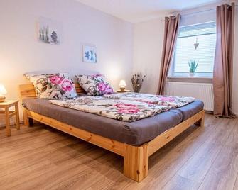 'Schmiedegässchen' Comfortable holiday residence - Kamp-Bornhofen - Schlafzimmer