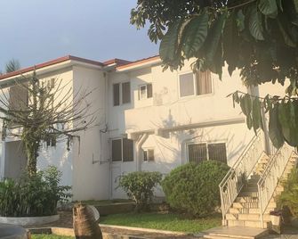 Highlander Guest House - Aburi - Edificio