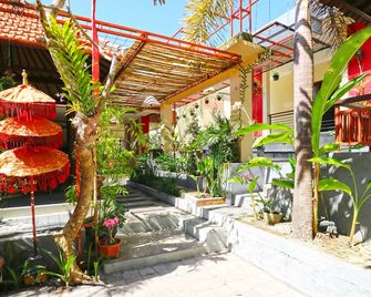 Taste of Bali Hostel - Kuta - Outdoors view