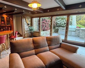 Lakefront Retreat on Rainier Time - Kent - Salónek