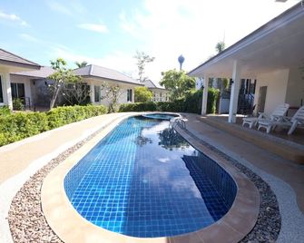 Yokyor Resort - Sikao - Piscina