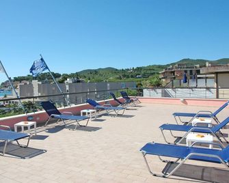 Hotel Mistral - Campo nell'Elba - Varanda