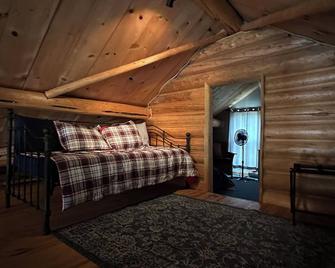 Platte Valley Cabins Ryan Park,wy - Saratoga - Bedroom