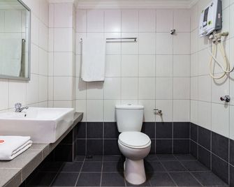Hotel O New Sabah - Kota Kinabalu - Bathroom