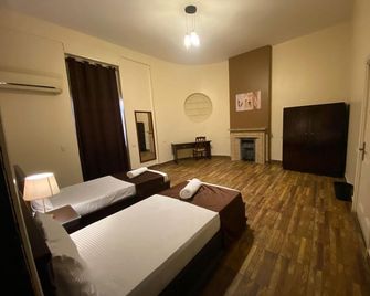 Gresham Hotel - Cairo - Bedroom