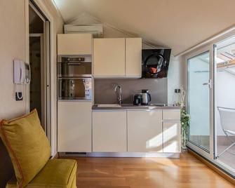 La Casa al mare Centro storico di Loano con GARAGE - Loano - Küche