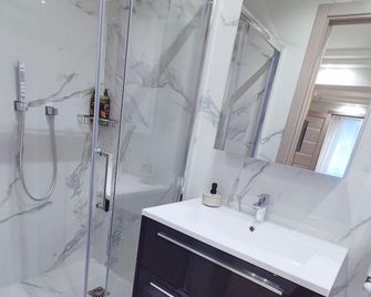 2br&living Center City Chisinau - Chisinau - Bathroom
