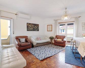 Elegant Vintage House with barbecue - Parede - Wohnzimmer