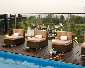 Svenska Design Hotel, Electronic City, Bangalore - באנגאלור - מרפסת