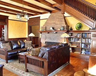Iron Horse Inn - Granbury - Lounge