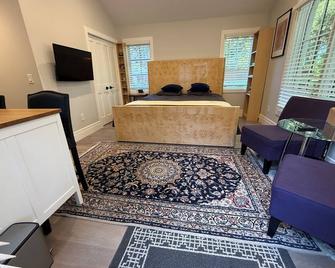 ADU studio guesthouse unit in a brand new 2/3 acre Spanish mansion In Atherton - Atherton - Recepción