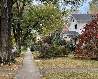 Walk To Duke Campus! 1 Bedroom In Trinity Park! - Durham - Outdoor view