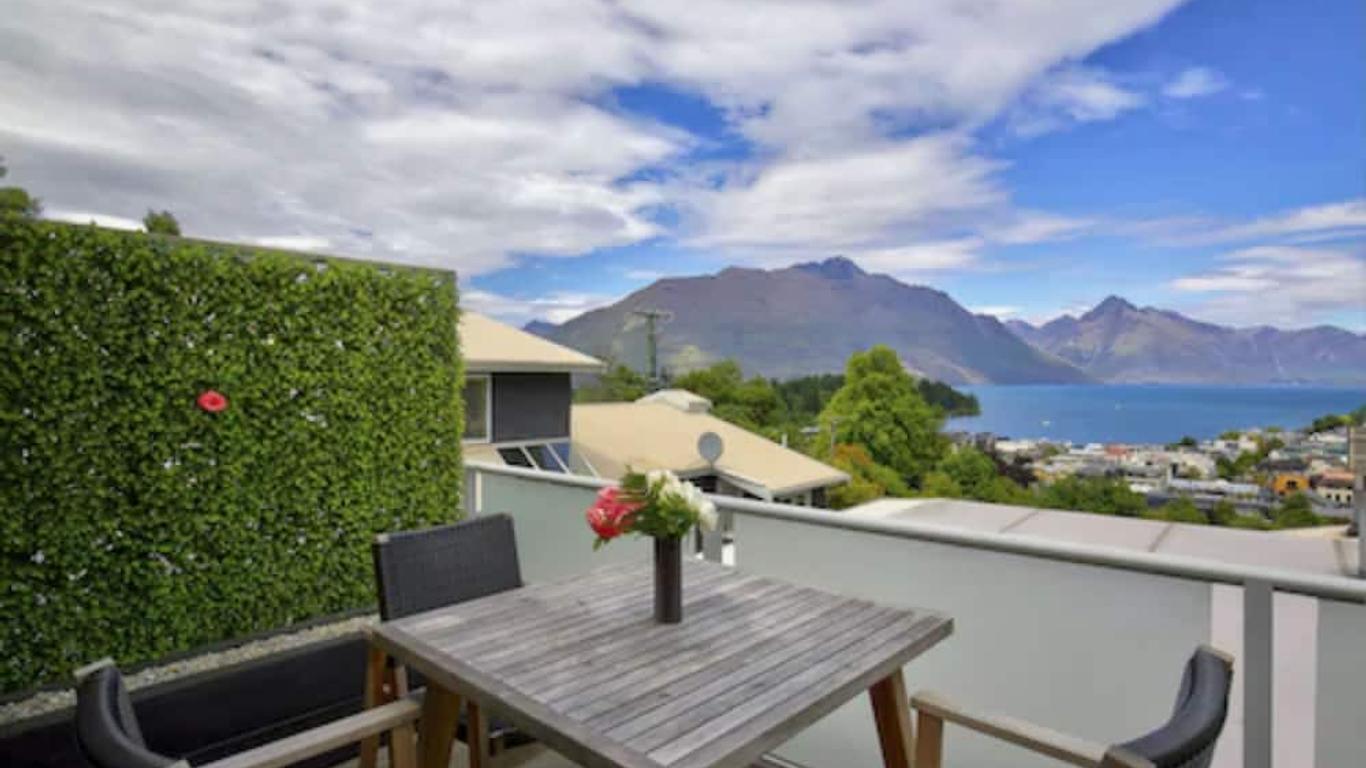 Queenstown House Boutique Bed & Breakfast & Apartments