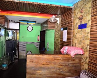 Dhamstay Hotel Samrat Palace Near Beach - Puri - Recepce