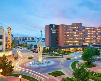 Delta Hotels by Marriott Muskegon Convention Center - Muskegon - Gebouw