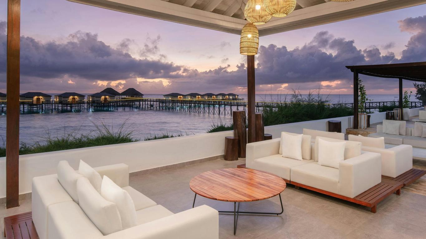 Le Mersenne Zanzibar, Autograph Collection