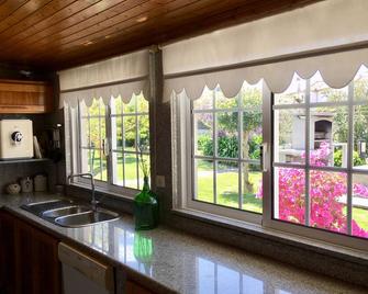 Villa with Pool - Beach, River and City - Viana do Castelo - Cuisine