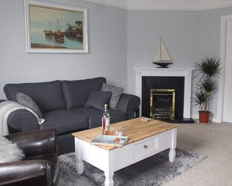 Welcomehouse Close to East Beach, Shops, - Lossiemouth - Huiskamer