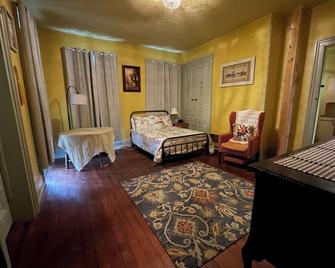A Newly Renovated Historic Victorian Home - Bridgeton - Habitación